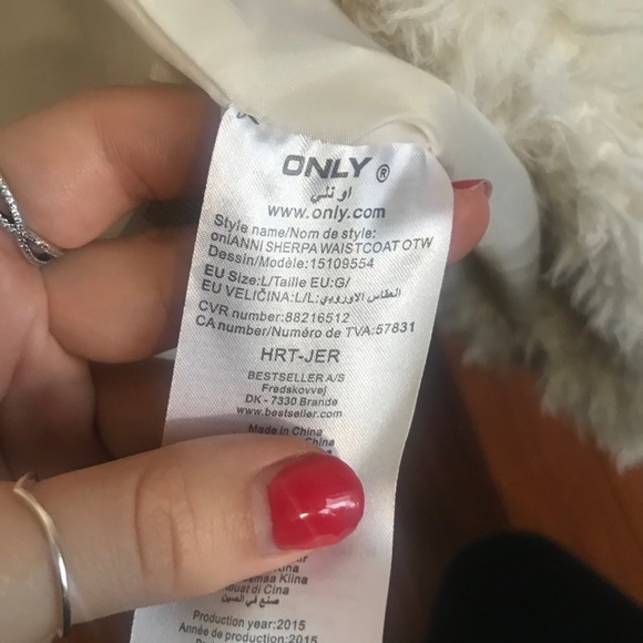 ONLY Cream and White Fur Vest - Picture 6 of 9